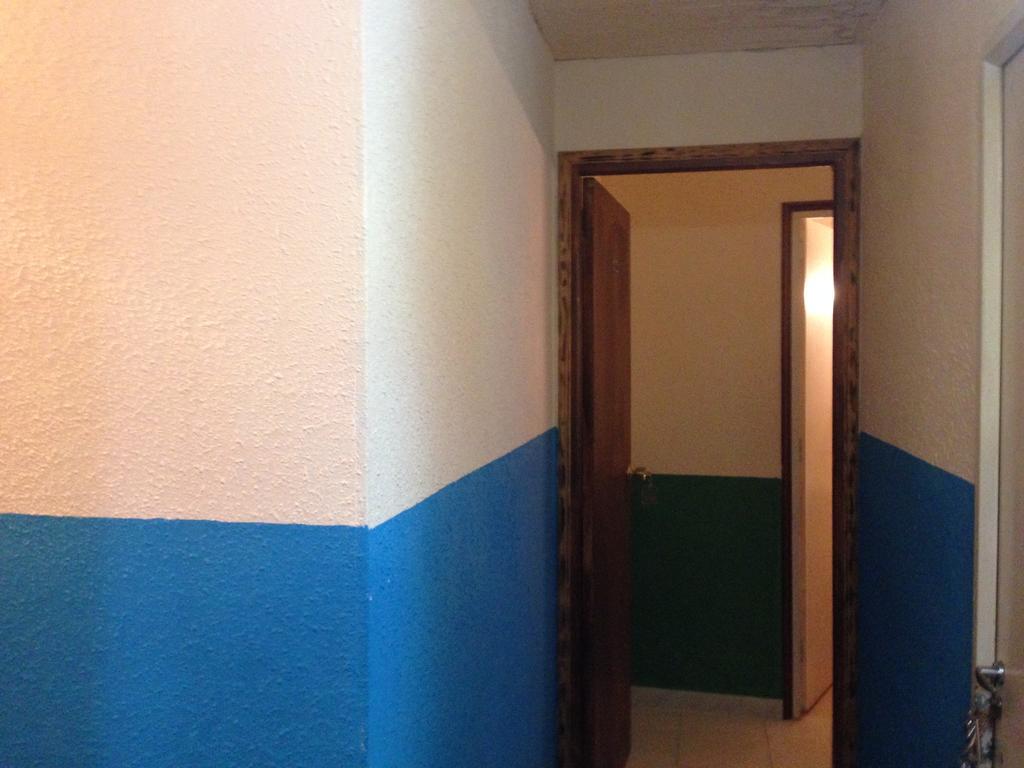 Pension Bertolin Барселона Экстерьер фото